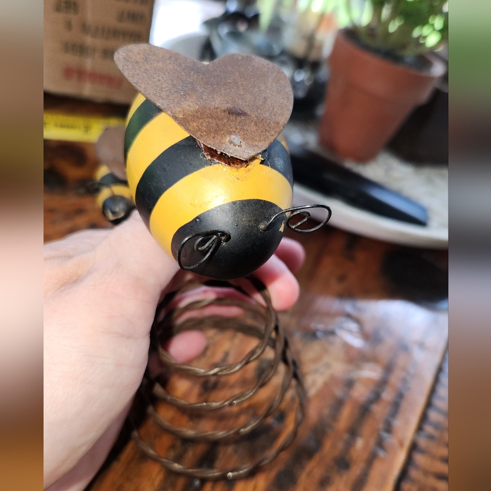 Primitive Bees - Picture 4 of 8